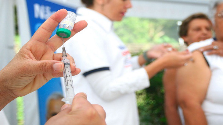 DNA HOSPITALAR - Vacina contra gripe está disponível a todos em vários estados